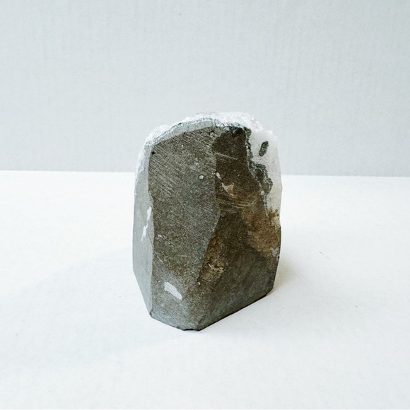 Amethyst Cut Base Crystal - Picture 4 of 5